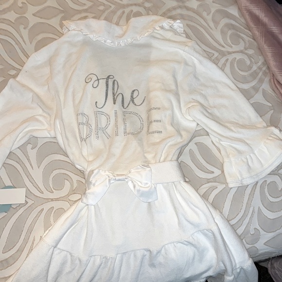 The Bride Robe - Picture 1 of 7